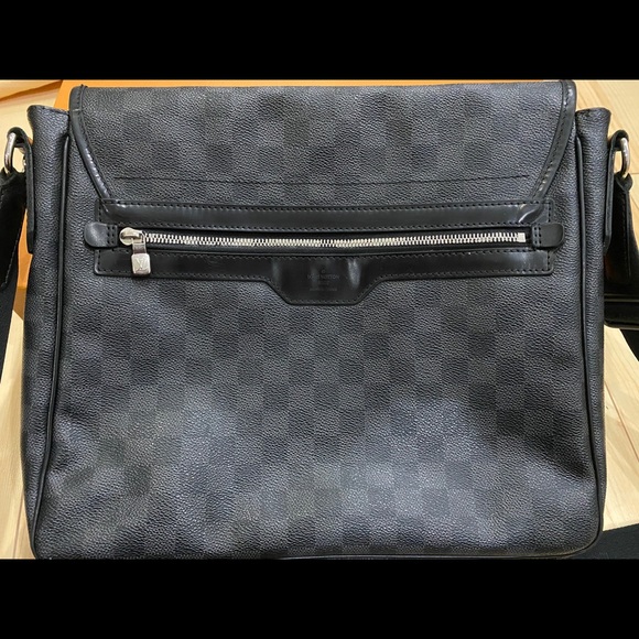 Louis Vuitton Damier District Messenger bag MM - Picture 5 of 12